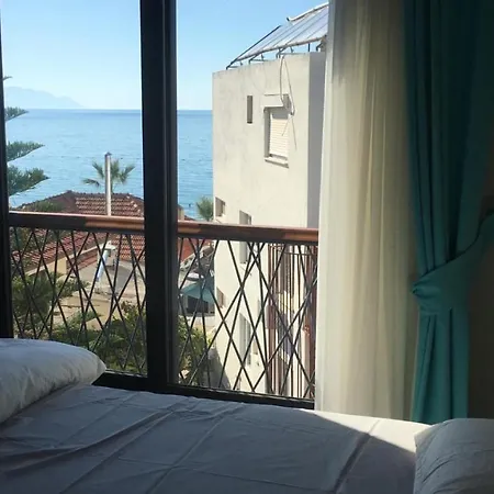 Oztas Suits Apt 6 Ladies Beach Apartment